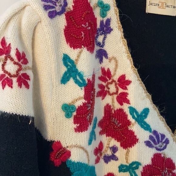 VTG beaded crop embroidered sweater - Picture 3 of 6